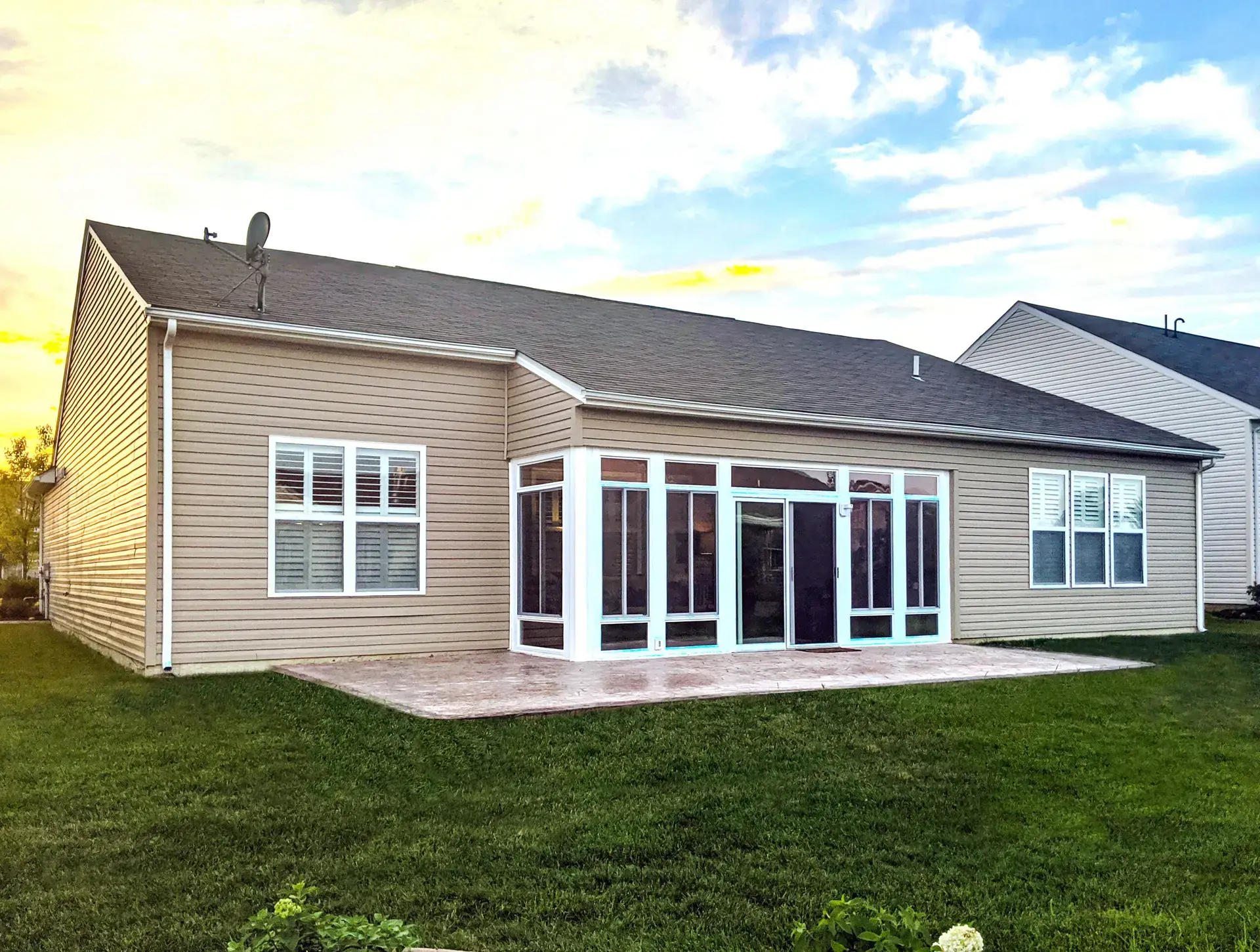 Under Existing Roof Sunroom 2600SL-4